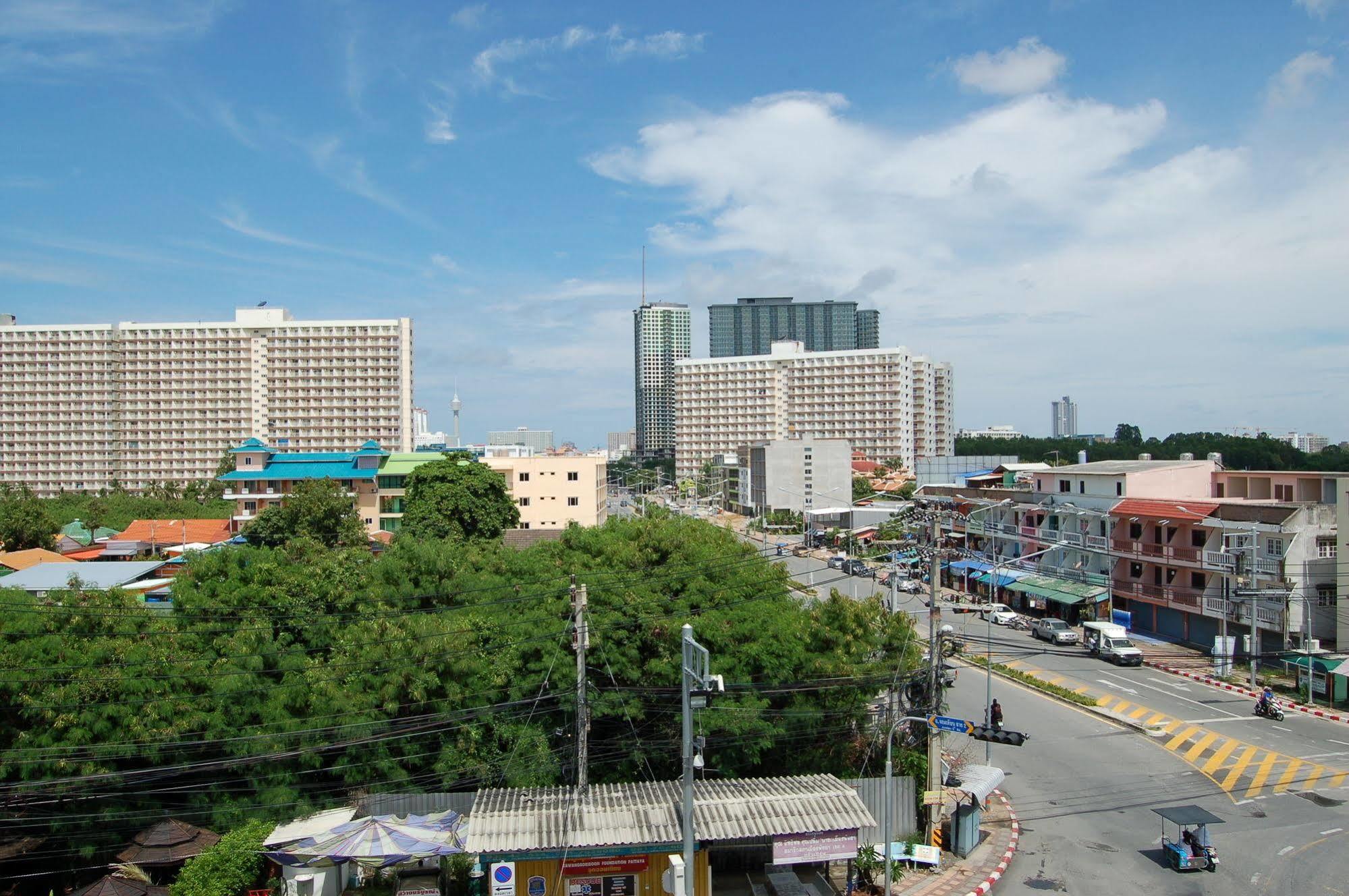 The Circle Residence Jomtien Beach Esterno foto